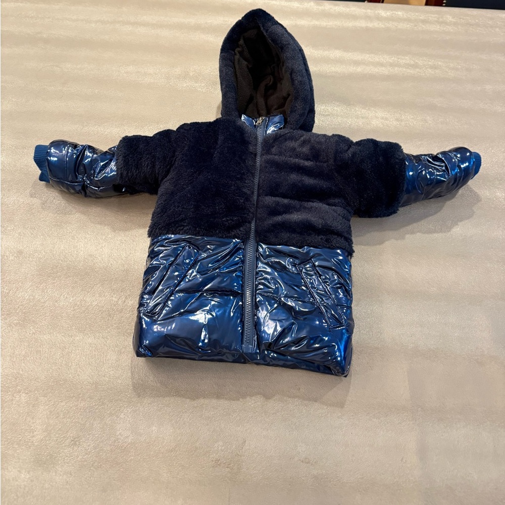 Navy Blue Hooded Puffer Jacket 🧥. Size 18 months